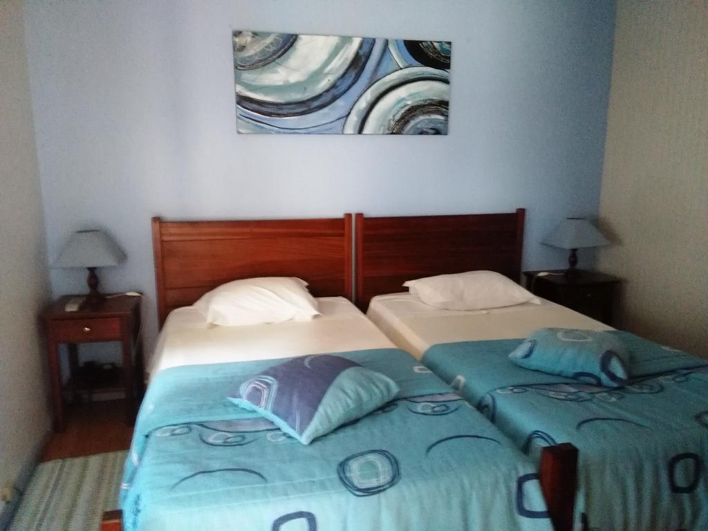 Hospedaria 5 Bicas Aveiro Ruang foto